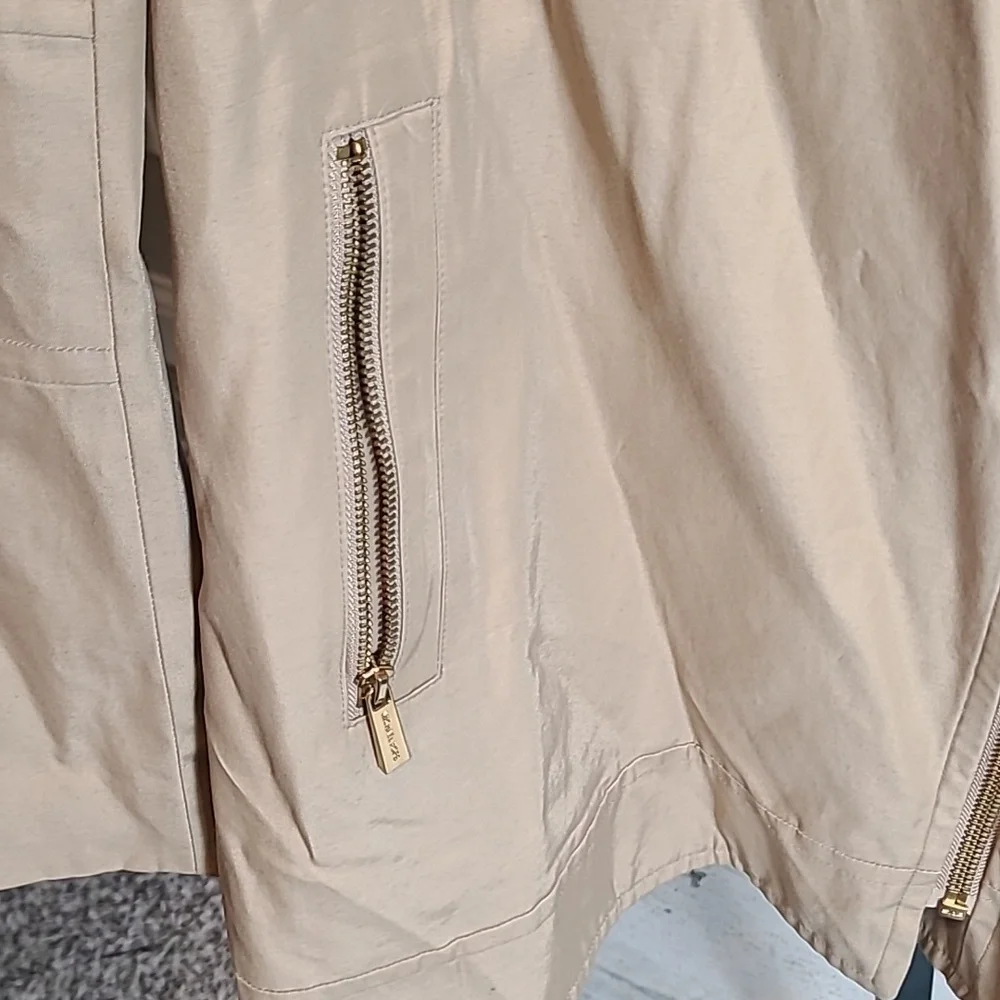 Women’s Micheal kors taupe jacket Lightweight Size Med - Picture 2 of 6